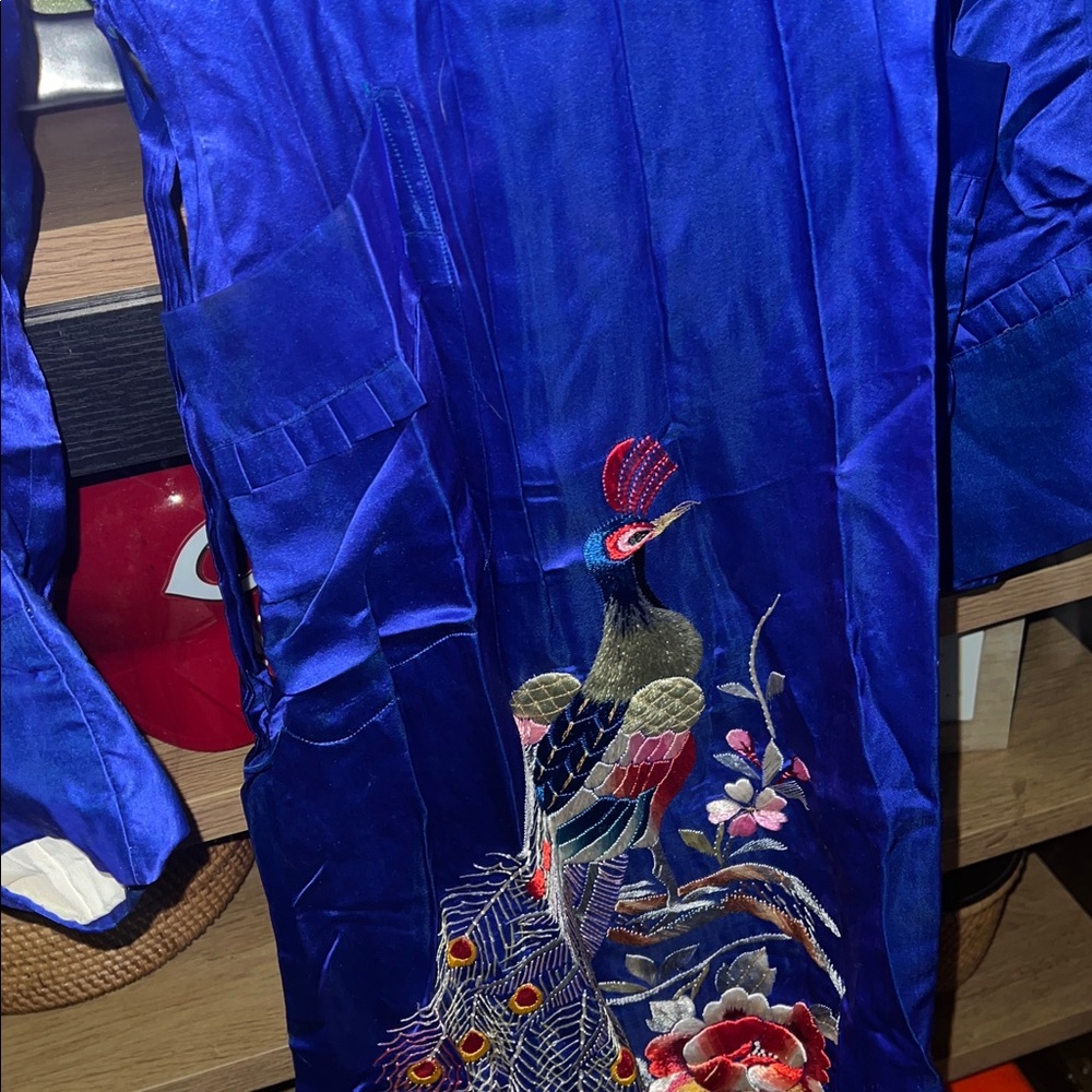Vintage Embroidered Robe STUNNING - Picture 6 of 17